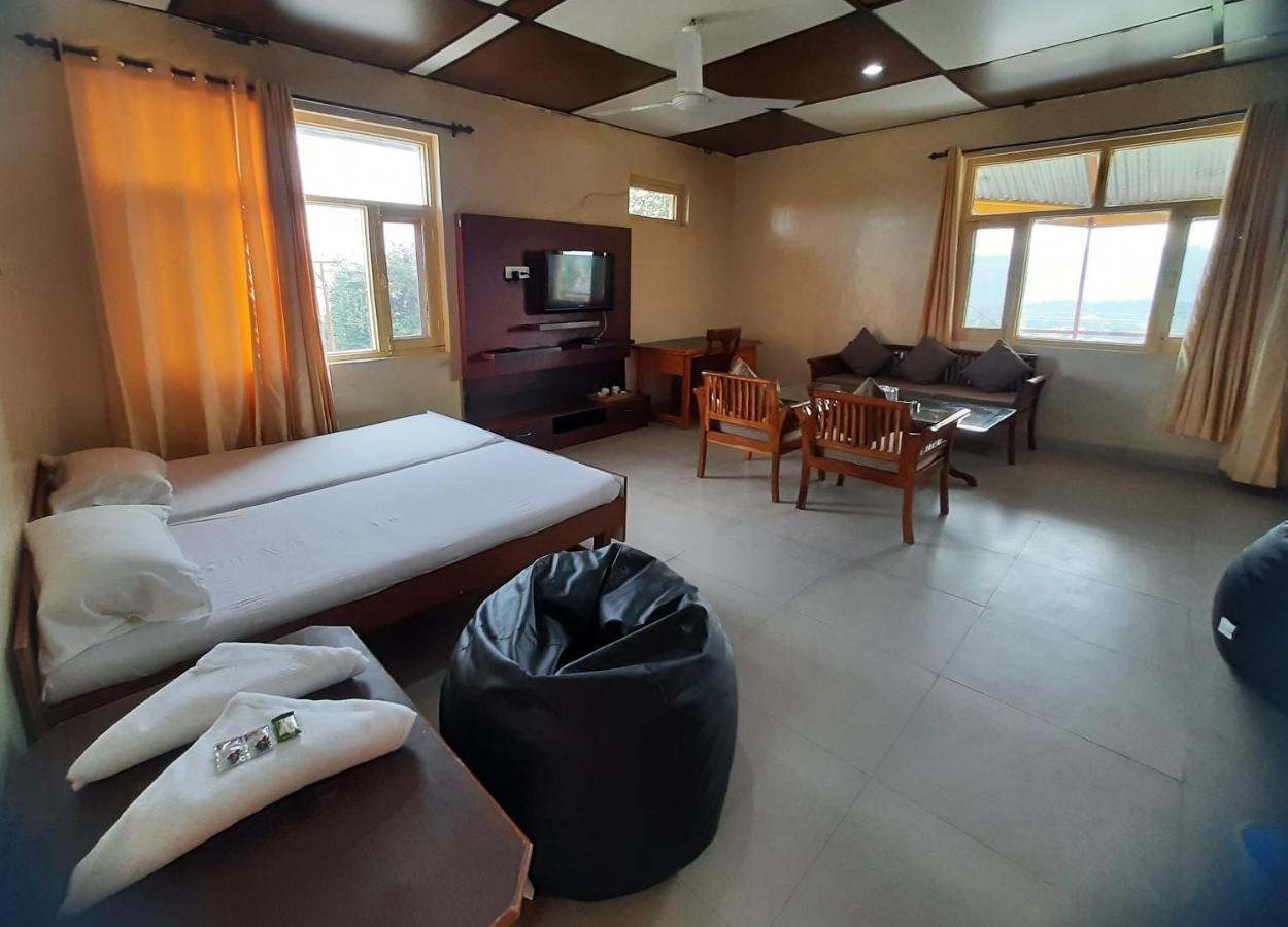 Pops Resort Pālampur Eksteriør bilde