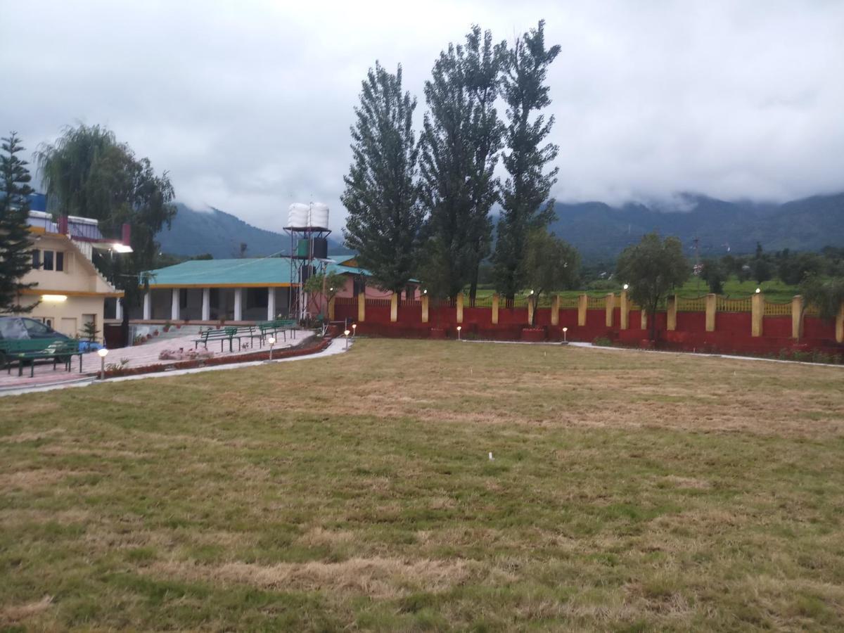 Pops Resort Pālampur Eksteriør bilde